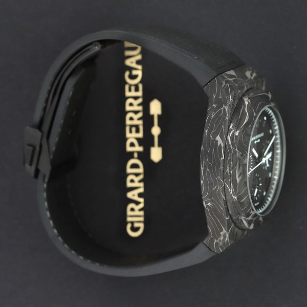 Girard Perregaux Laureato 81060-41-3222-1CX